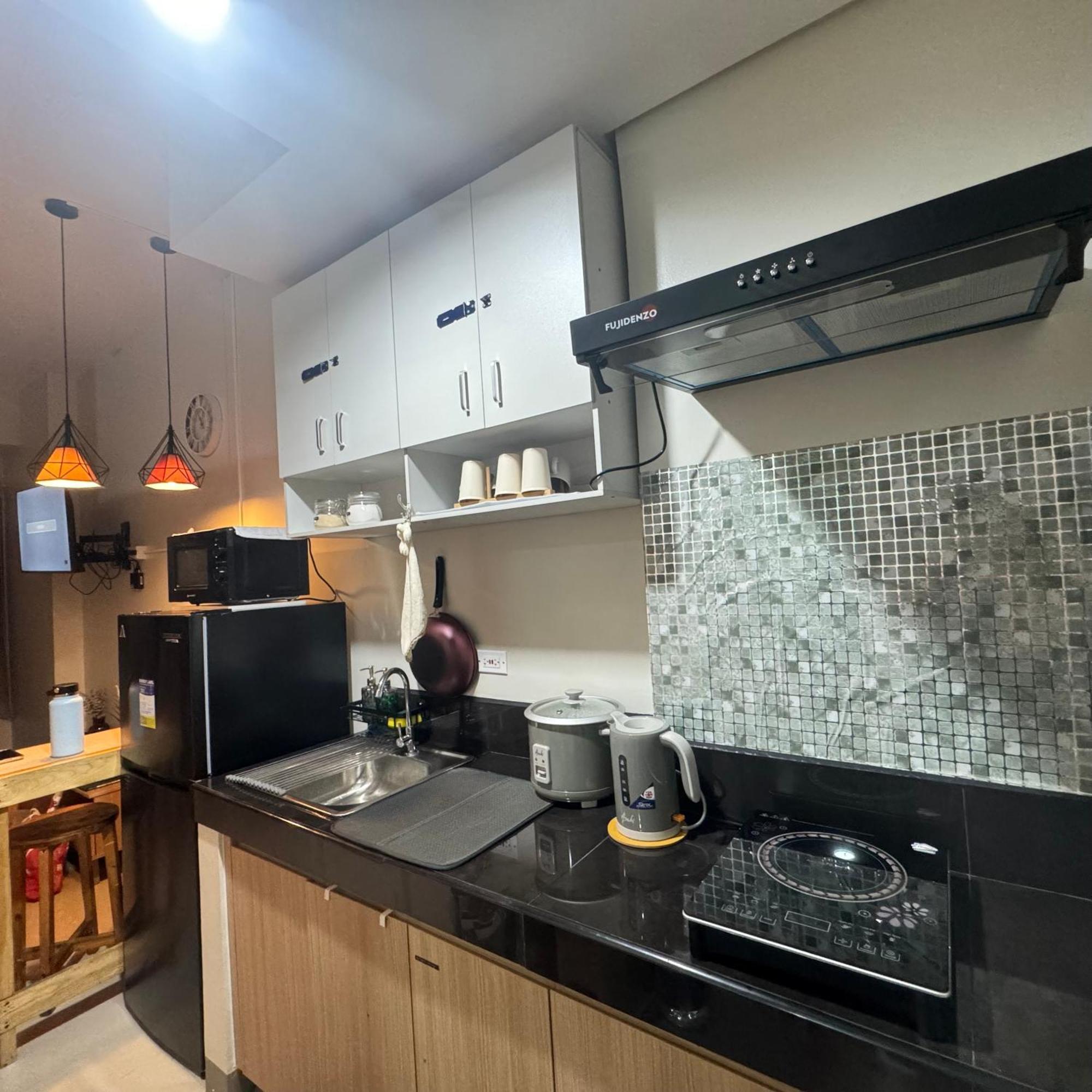 The J-Ma Ultiescape Charm Residences Condo Cainta Kültér fotó